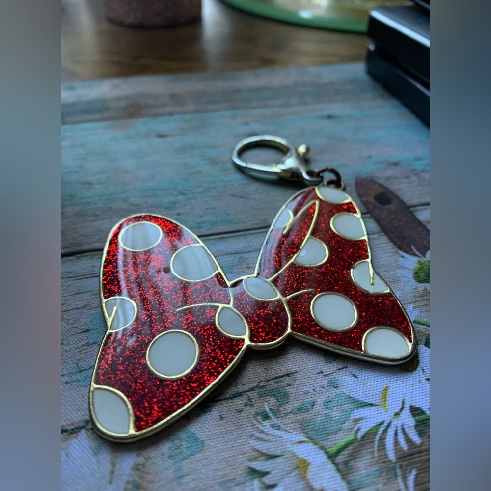 Minnie Mouse Key Chain - Picture 2 of 5